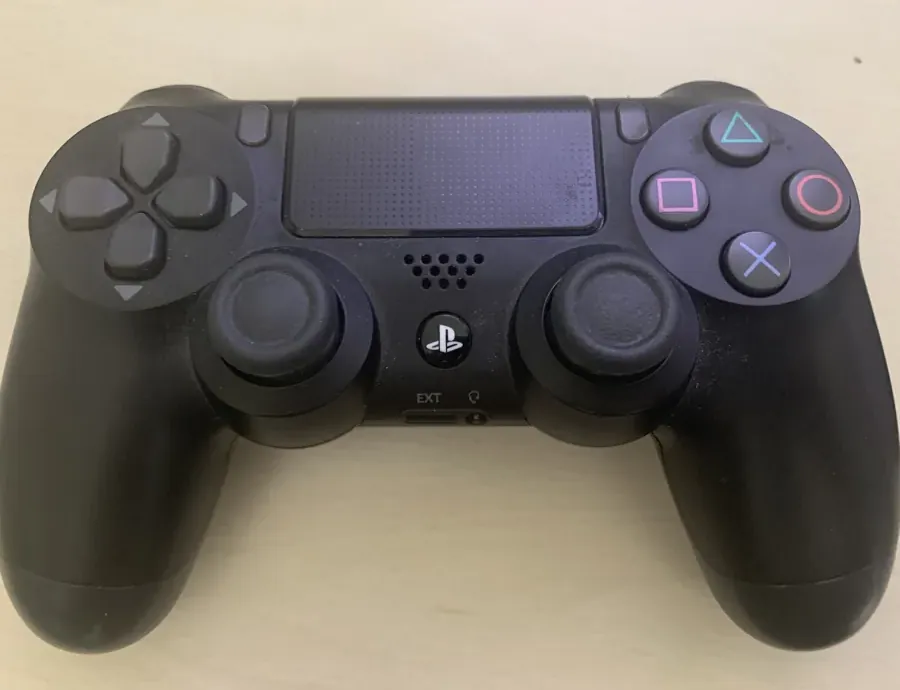 Notre manette PS4